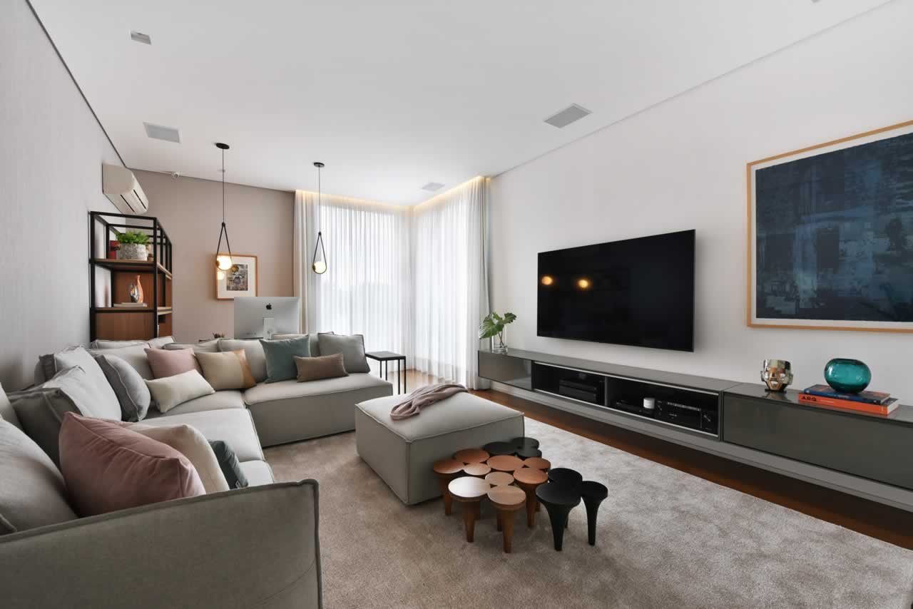 Barbara_Home_DOL_3788